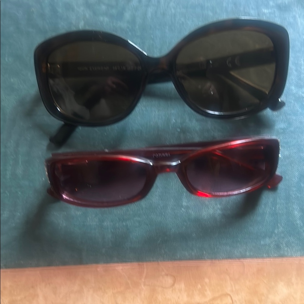 Black and Red Sunglasses Set